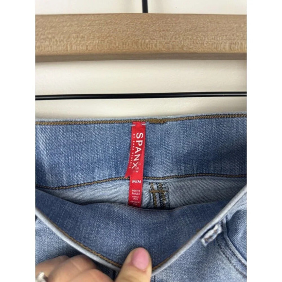 SPANX SKINNY JEAN VINTAGE LIGHT WASH PULL ON JEANS SIZE Medium Petite - Picture 6 of 8